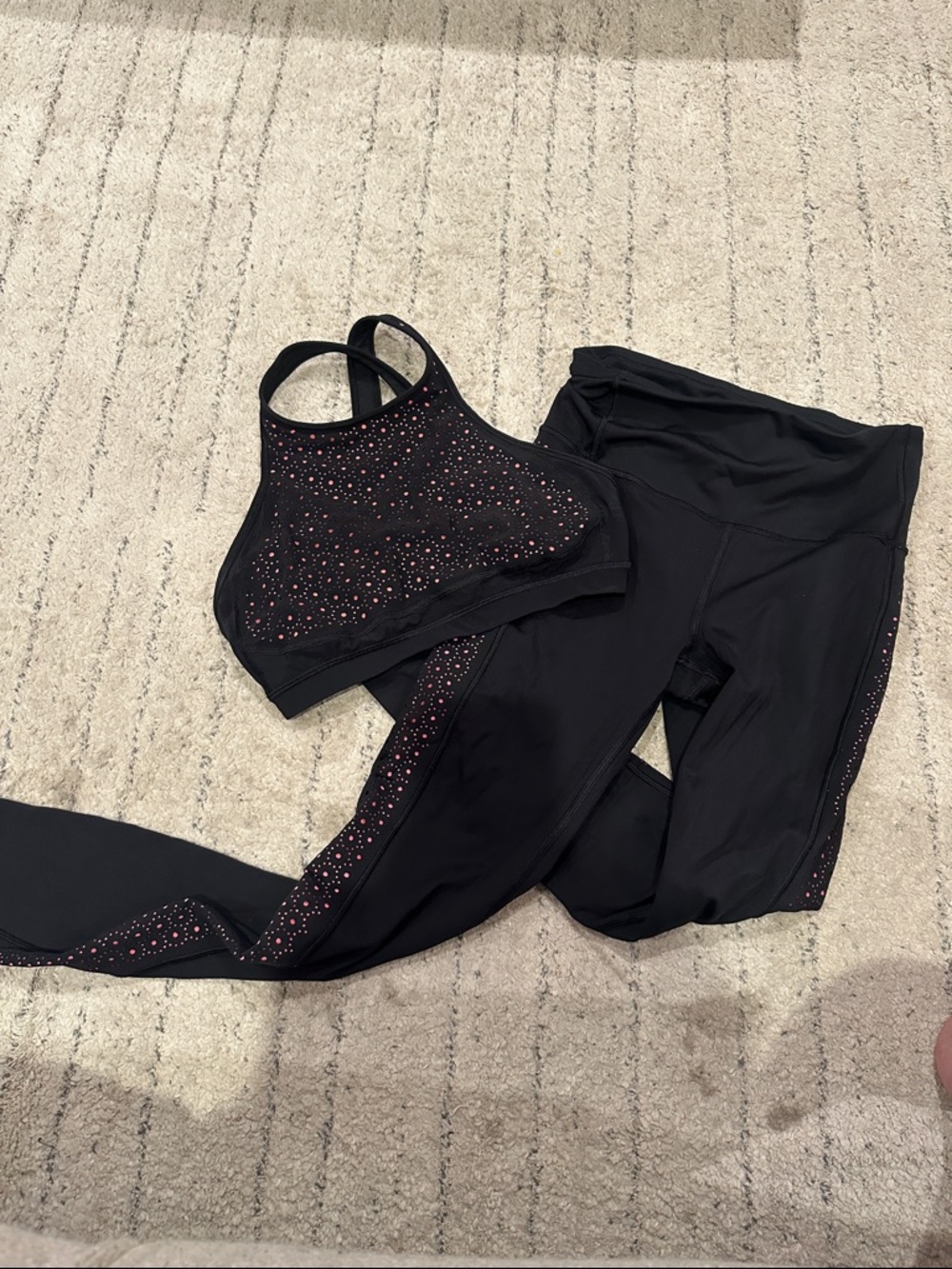 lululemon athletica 2 piece Black legging + sports bra Set with Pink Dot Accents